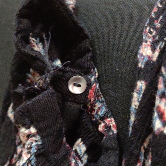 Medium Multicolor And Black Paisley Blouse Top - Picture 13 of 17